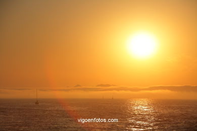 Pôr do sol. Barco