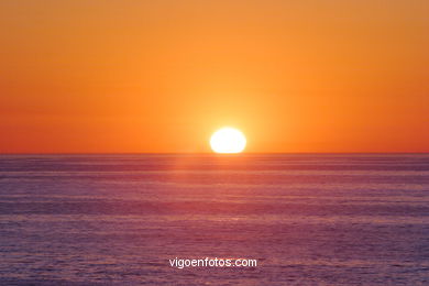 Pôr do sol. Mar