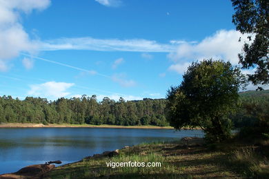 Zam�ns dam
(Sea, river and dams)
. 