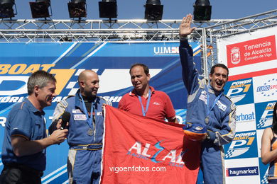 Podio y celebraci�n
(Powerboat P1 Vigo)
. 