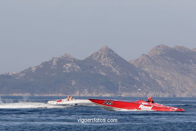 Carrera en la Playa de Samil
(Powerboat P1 Vigo)
.