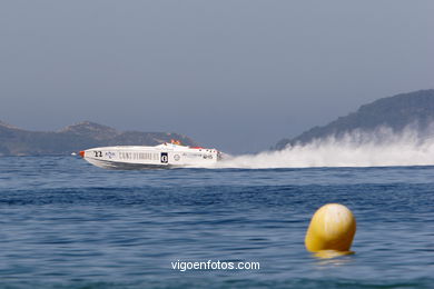 Carrera en la Playa de Samil
(Powerboat P1 Vigo)
.