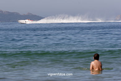 Carrera en la Playa de Samil
(Powerboat P1 Vigo)
.