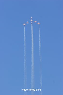Patrulla Águila. Exhibición aérea de Vigo en la Playa de Samil. Agosto de 2006.