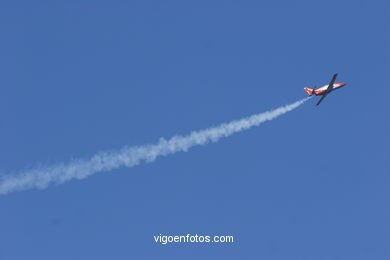 Patrulla Águila. Exhibición aérea de Vigo en la Playa de Samil. Agosto de 2006.