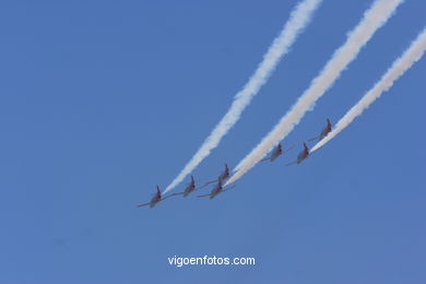 Patrulla Águila. Exhibición aérea de Vigo en la Playa de Samil. Agosto de 2006.