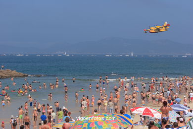 Canadiar apagafuegos. Exhibición aérea de Vigo en la Playa de Samil. Agosto de 2006.