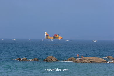 Canadiar apagafuegos. Exhibición aérea de Vigo en la Playa de Samil. Agosto de 2006.