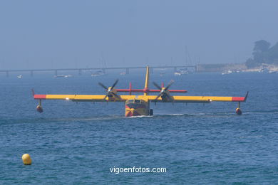 Canadiar apagafuegos. Exhibición aérea de Vigo en la Playa de Samil. Agosto de 2006.