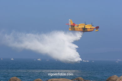 Canadiar apagafuegos. Exhibición aérea de Vigo en la Playa de Samil. Agosto de 2006.