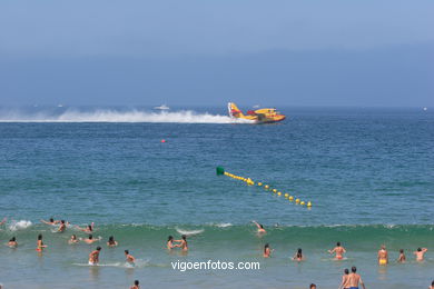 Canadiar apagafuegos. Exhibición aérea de Vigo en la Playa de Samil. Agosto de 2006.