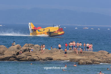 Canadiar apagafuegos. Exhibición aérea de Vigo en la Playa de Samil. Agosto de 2006.