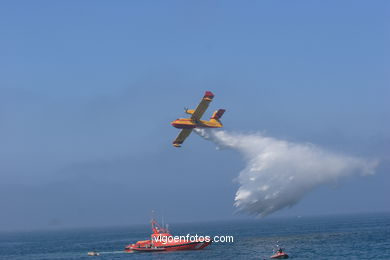 Canadiar apagafuegos. Exhibición aérea de Vigo en la Playa de Samil. Agosto de 2006.