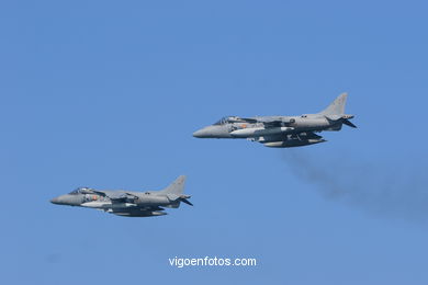 Aviones Harriers. Exhibición aérea de Vigo en la Playa de Samil. Agosto de 2006.