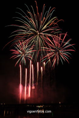 Fuegos artificiales de las Fiestas de Bouzas 2007 (15/07/2007).