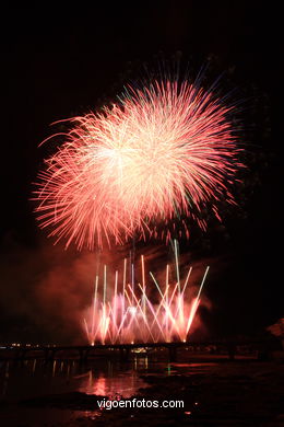 Fuegos artificiales de las Fiestas de Bouzas 2007 (15/07/2007).