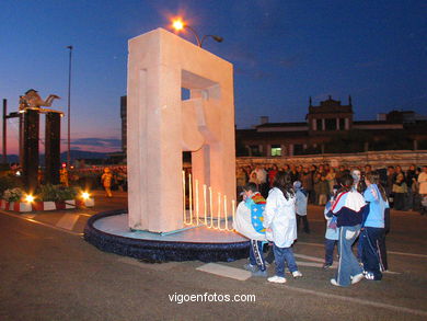Carnival 2004 - 'Enterro do meco'.