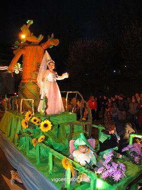 Carnaval 2004 - Comparsas en el Entierro de la Sardina (Vigo). 