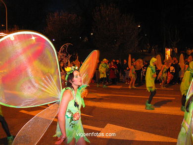 Carnaval 2004 - Comparsas en el Entierro de la Sardina (Vigo).