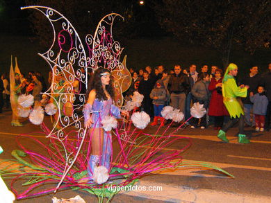 Carnaval 2004 - Comparsas en el Entierro de la Sardina (Vigo).