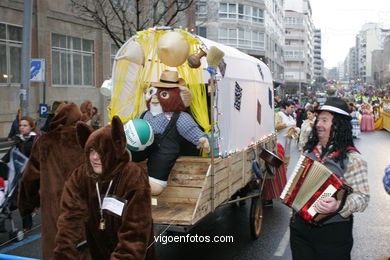 Carnaval 2005 - Desfile de comparsas en el S�bado de Carnaval (Vigo). 