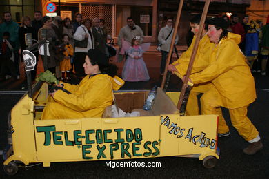 Carnival 2005 - Procession group. 