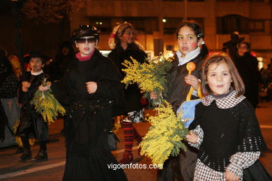 Carnaval 2005 - Comparsas en el Entierro de la Sardina (Vigo).