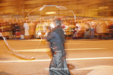 Carnaval 2005 - Comparsas en el Entierro de la Sardina (Vigo).