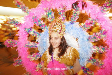 Carnaval 2005 - Comparsas en el Entierro de la Sardina (Vigo).