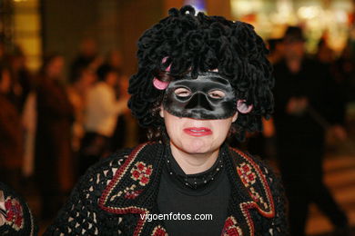Carnaval 2005 - Comparsas en el Entierro de la Sardina (Vigo).