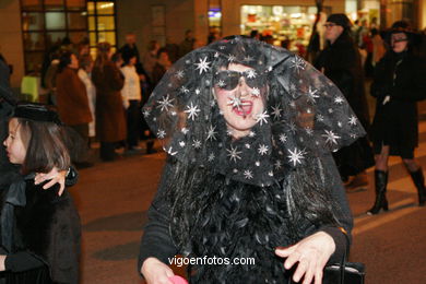 Carnaval 2005 - Comparsas en el Entierro de la Sardina (Vigo).