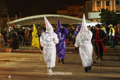 Carnival 2005 - Quema do meco. 