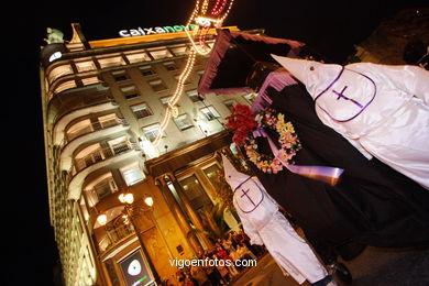 Carnaval 2006 - Comparsas en el Entierro de la Sardina (Vigo).