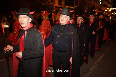 Carnaval 2006 - Comparsas en el Entierro de la Sardina (Vigo).