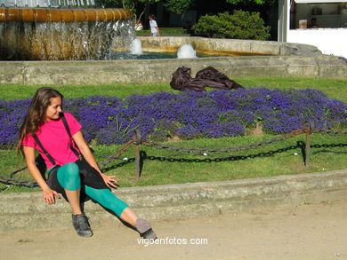 Music and Dance - The book fair 2004 (Vigo).