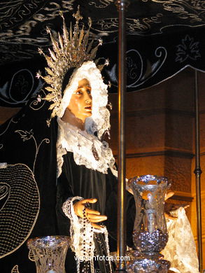 Procession of easter 2004. 