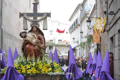 Procesi�n de Semana Santa 2008. Procesi�n del Santo Entierro de Viernes Santo.  Vigo (21/03/2008). 