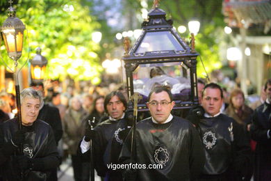 Procesi�n de Semana Santa 2008. Procesi�n del Santo Entierro de Viernes Santo.  Vigo (21/03/2008). 