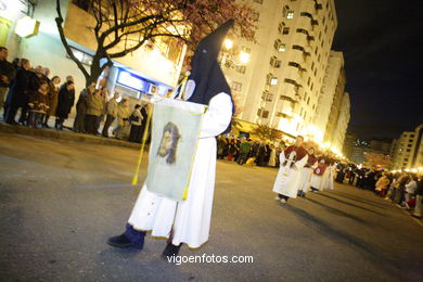 Procesión de Semana Santa 2008. Procesión de la Virgen de la Soledad de Viernes Santo. Vigo (21/03/2008).