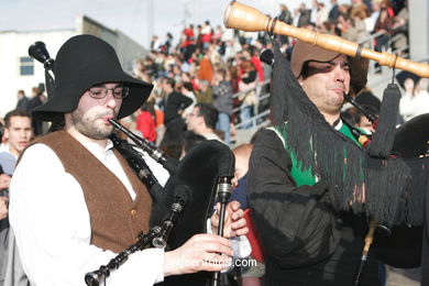 Fiesta de la Reconquista de Vigo 2005. Puestos y ambiente en el casco viejo. 