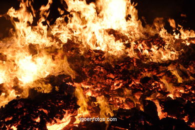 St Juan bonfire. Bouzas.