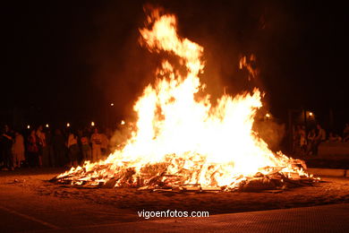 Fiesta de las hogueras de San Juan 2005. Hoguera de Bouzas (Vigo).