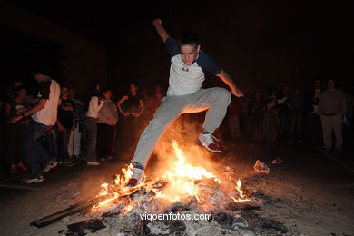 Fiesta de las hogueras de San Juan 2005. Hoguera de Bouzas (Vigo). 