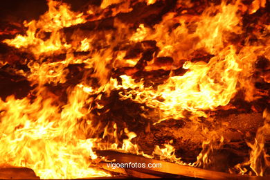 St Juan bonfire. 2007. Bouzas.. 
