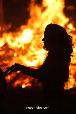 St Juan bonfire. 2007. Bouzas.. 