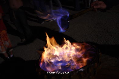 Fiesta de las hogueras de San Juan 2007 y conjuro de la queimada. Hoguera de Alcabre (Vigo).