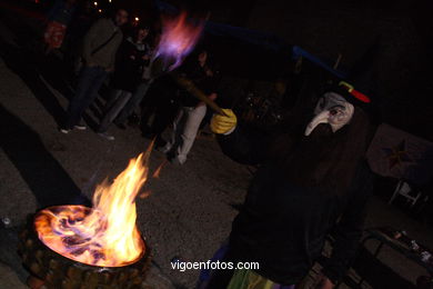 Fiesta de las hogueras de San Juan 2007 y conjuro de la queimada. Hoguera de Alcabre (Vigo).