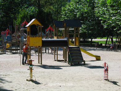 Parque infantil del parque de Castrelos (Vigo). 