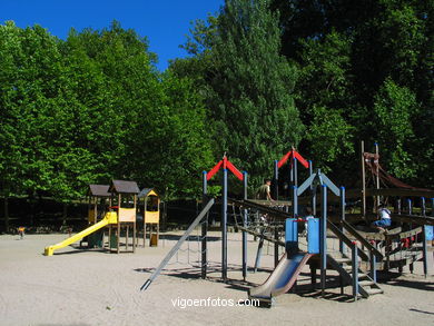 Parque infantil del parque de Castrelos (Vigo). 