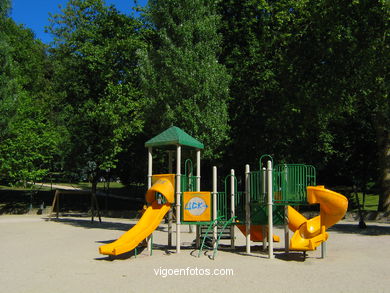 Parque infantil del parque de Castrelos (Vigo). 